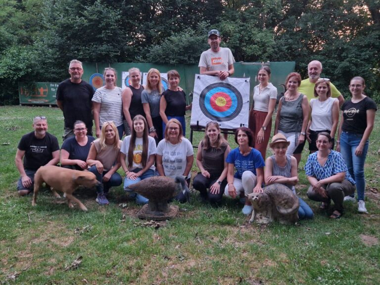 Kindergartenteam Großpetersdorf bei Aries Archery